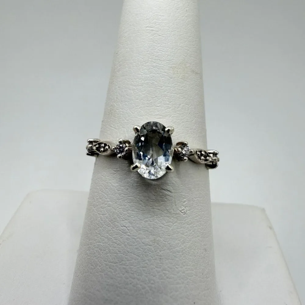 NWOT 5x7mm oval cut, light‎ Aquamarine ring w/ accent cz diamonds in solid 925!